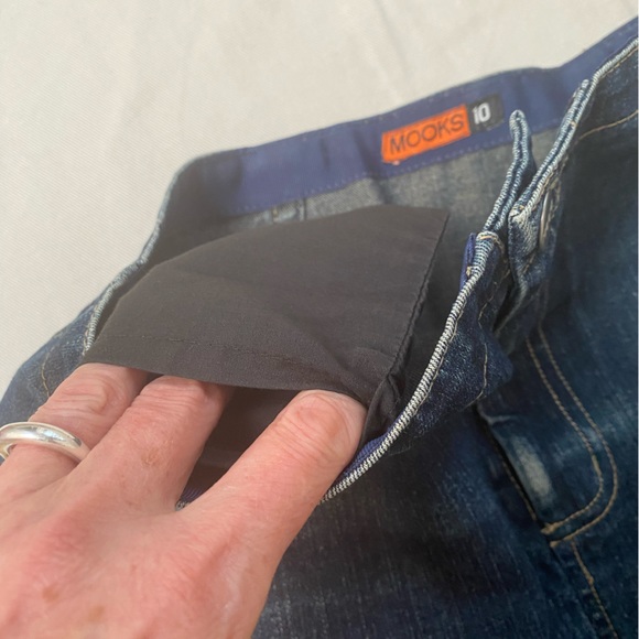 Vintage Mooks 2-toned denim skirt. Straight/A-line, mid-length, split at front. - Picture 4 of 9